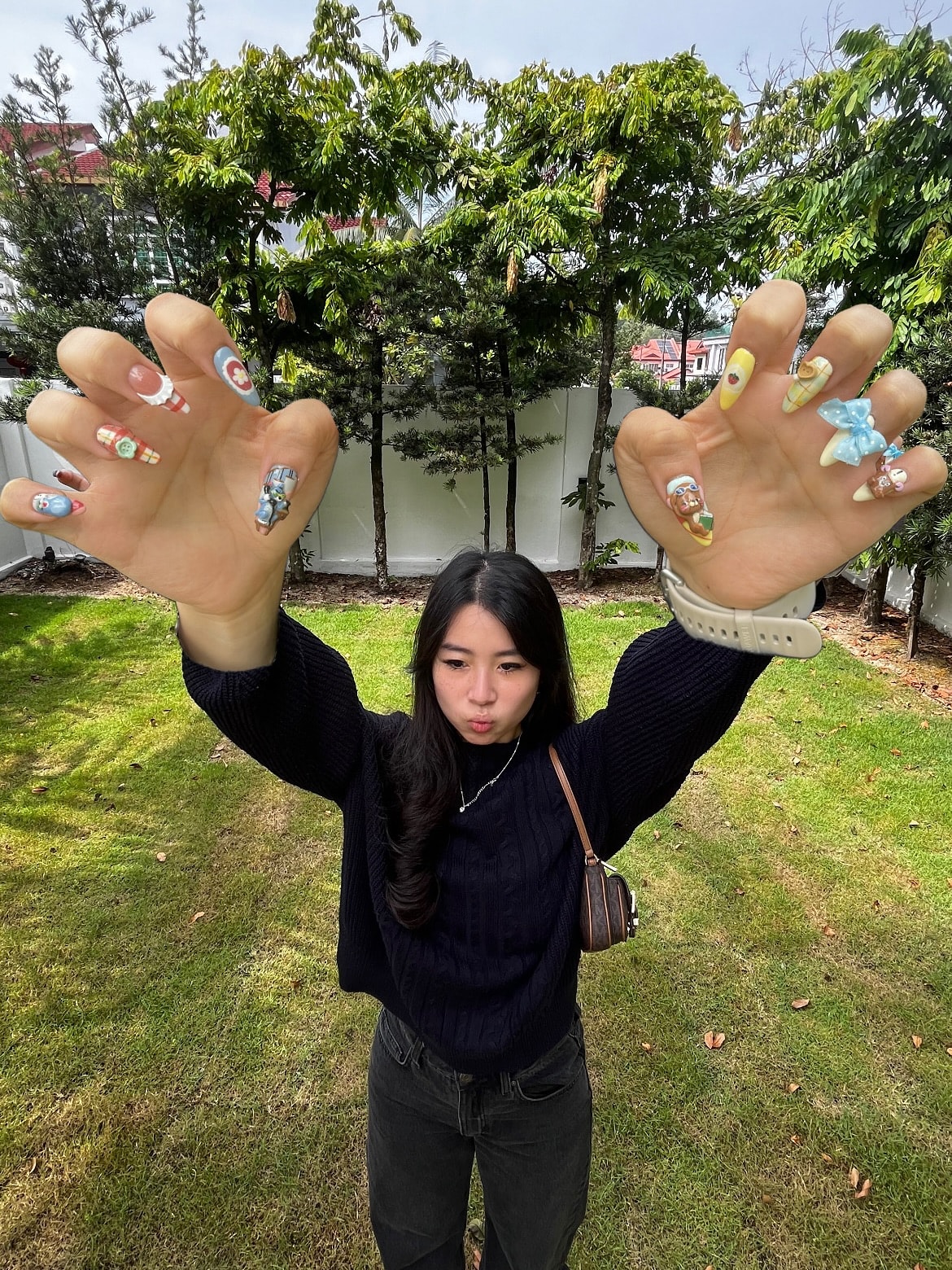 Nail art and personal style shared by @yfxrui, set 1, frame 1