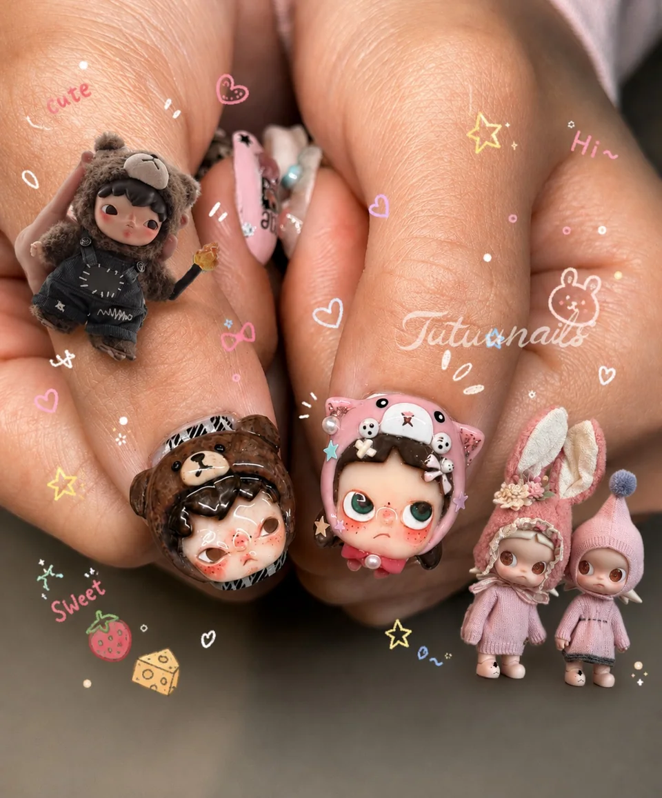 TUTUUNAILS manicure: dimensional doll faces in animal hats